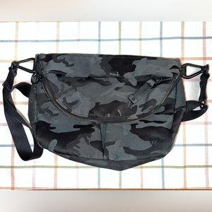 Lululemon All Night Festival Bag in Camo